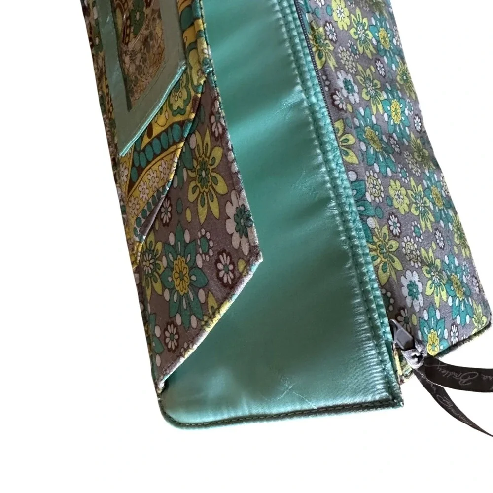 Vera Bradley‎ Paisley Garden passport Clutch Credit Card Organizer magnetic